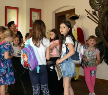 W poszukiwaniu teatralnych i muzealnych skarbów - Relacja z wycieczki do Muzeum Ziemi Wschowskiej